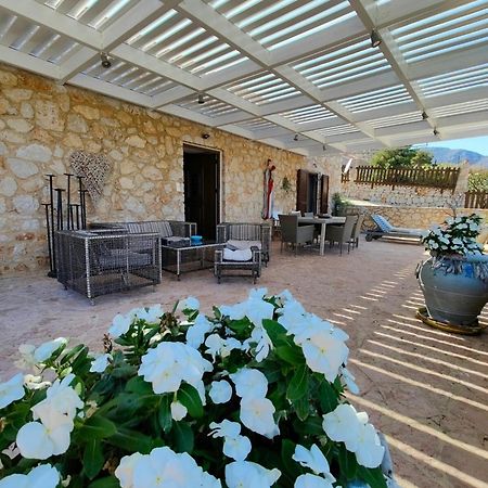 Belvedere Private Luxury Beach Villa Chalki Town Extérieur photo